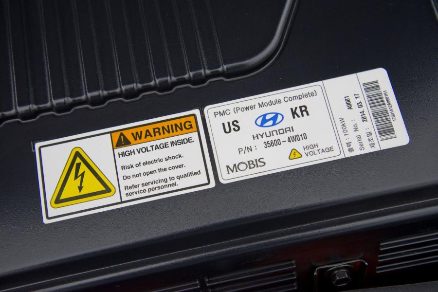  Hyundai Tucson Fuel Cell 2014 года  (фото 15 из 32)